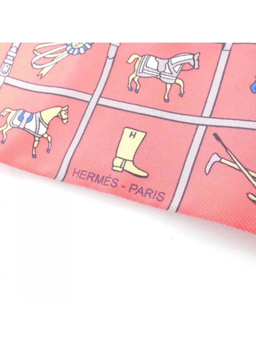★SOLD★ Hermes Couvertures ET Tenues Scarf - Picture 3 of 4